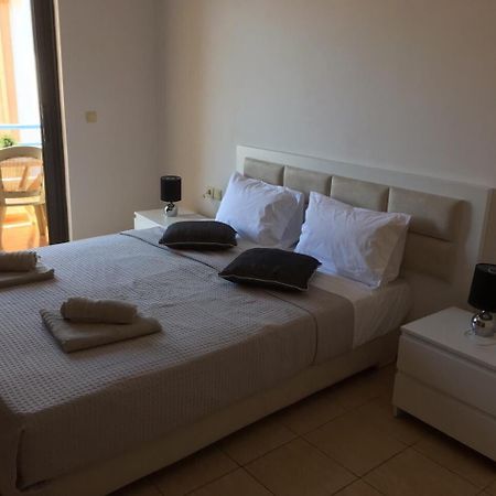 Sea And Sky Apartments Sarandë 객실 사진