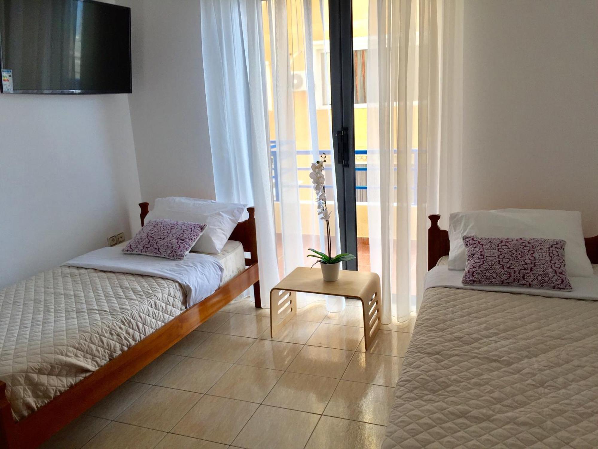 Sea And Sky Apartments Sarandë 객실 사진